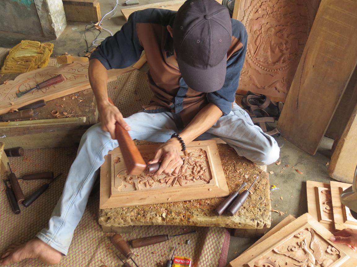 Làng nghề đồ gỗ mỹ nghệ La Xuyên (Ý Yên, Nam Định)