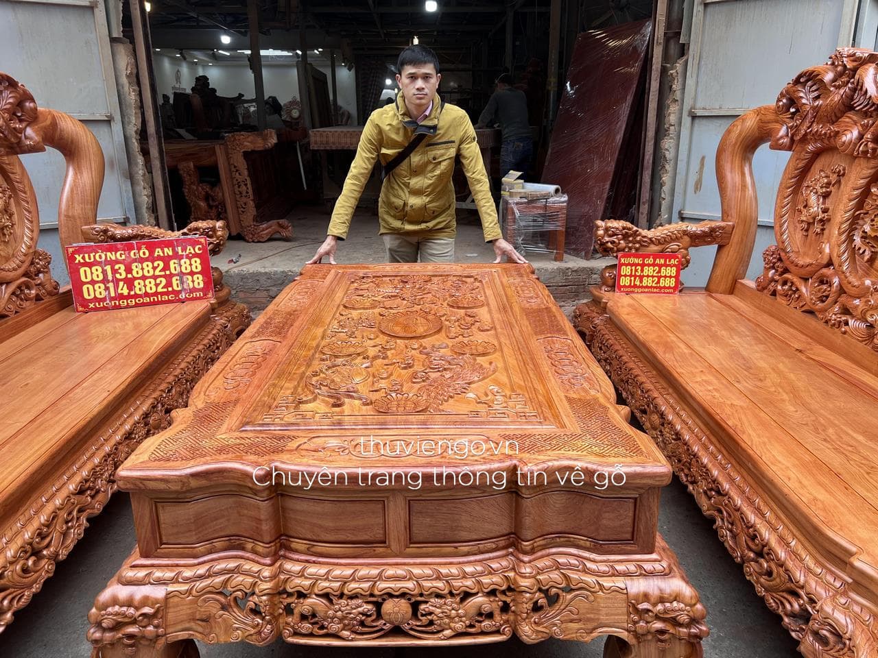 Bàn ghế gỗ phòng khách tân cổ điển
